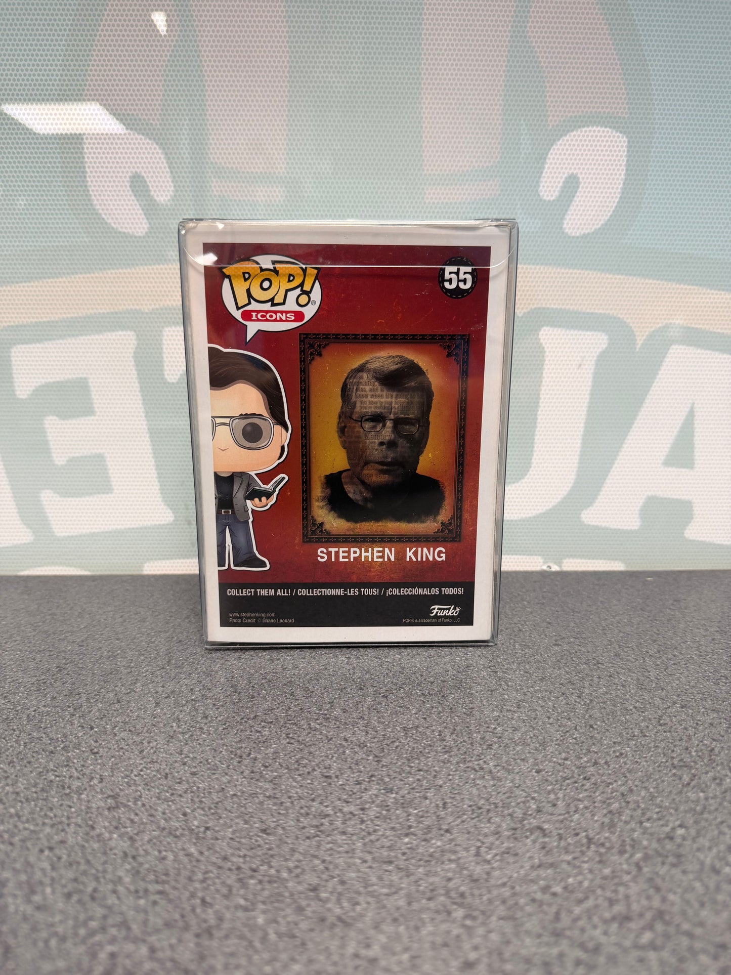 Stephen King with Red Balloon Funko Pop! #55 Special Edition – back of box
