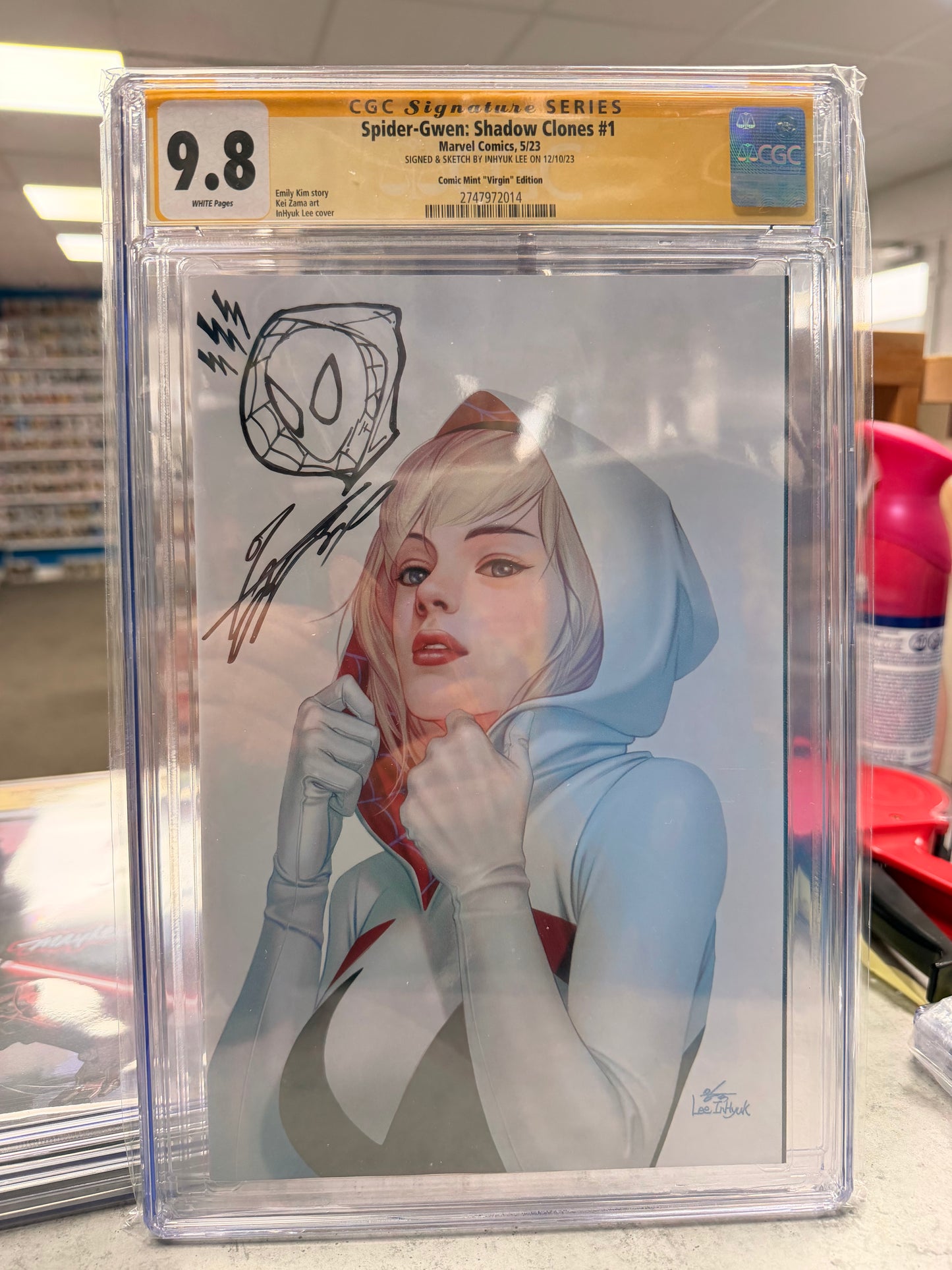 CGC SS 9.8 Spider-Gwen : Shadow Clones #1 SIGNED