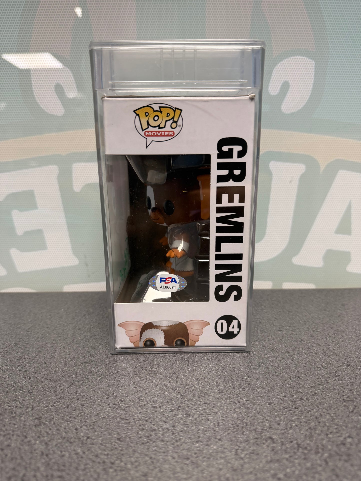 Joe Dante Signed Gizmo Funko Pop! #04 – Gremlins – PSA/DNA Auto 10