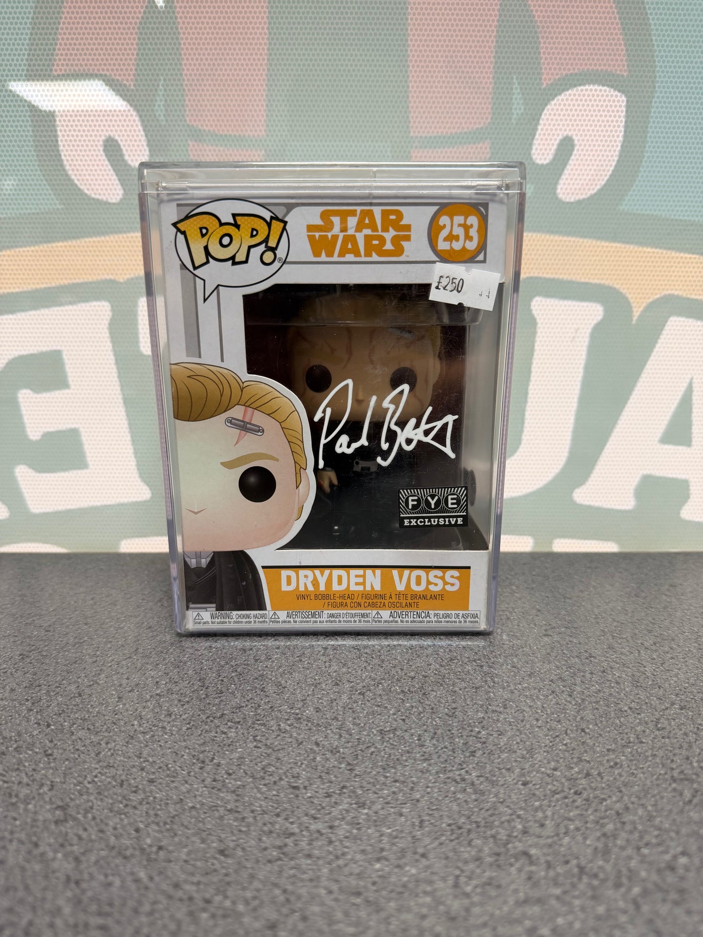 Paul Bettany Signed Dryden Voss Funko Pop! #253 – FYE Exclusive – Beckett