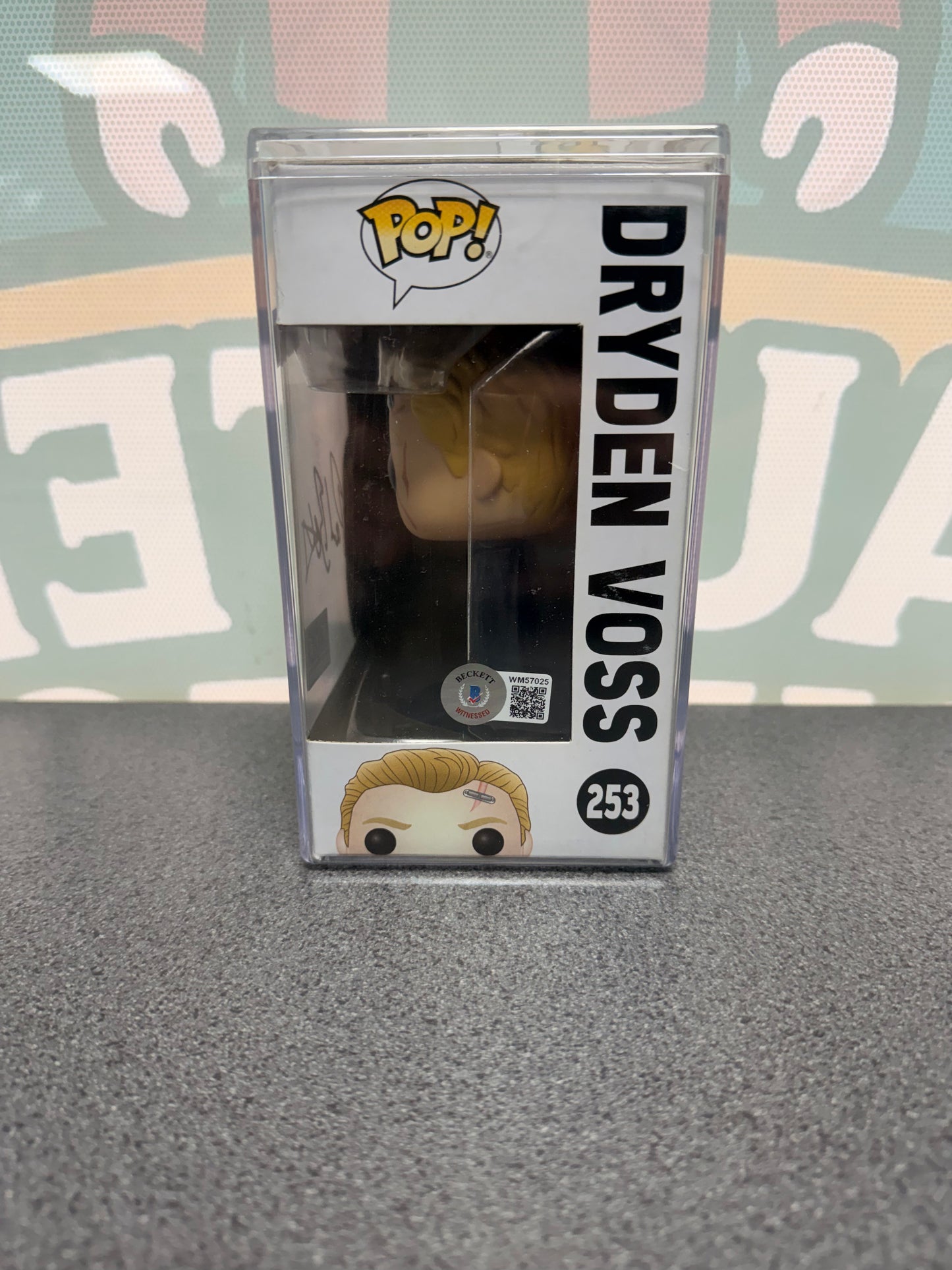 Paul Bettany Signed Dryden Voss Funko Pop! #253 – FYE Exclusive – Beckett