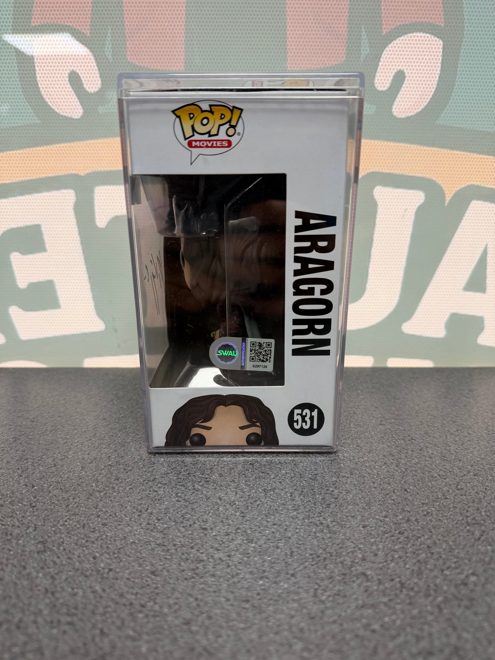 Viggo Mortensen signed Aragorn Funko Pop #531 – side window with SWAU S297126