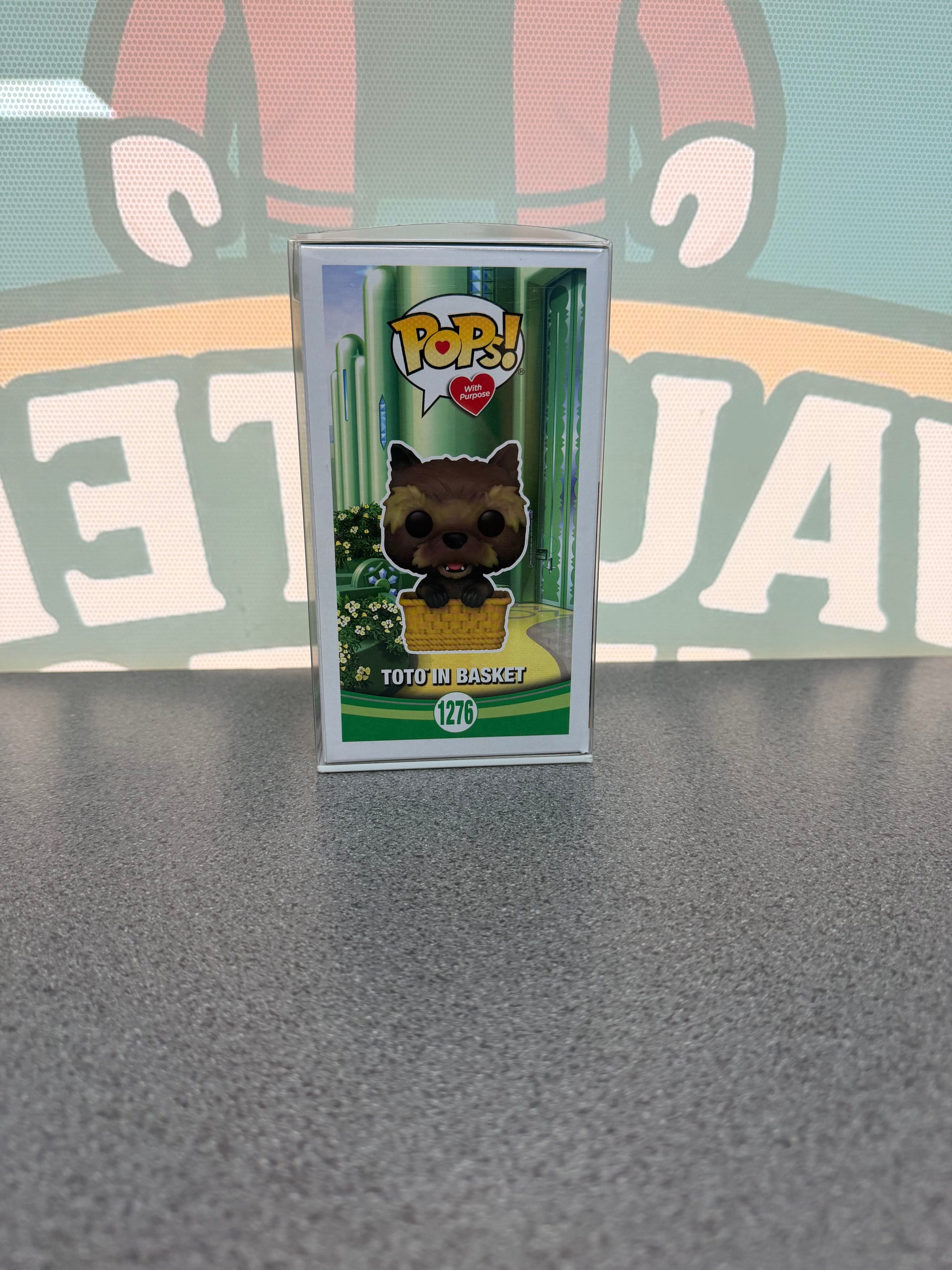 Toto in Basket Funko Pop! #1276 – Funko Exclusive – illustrated side of box