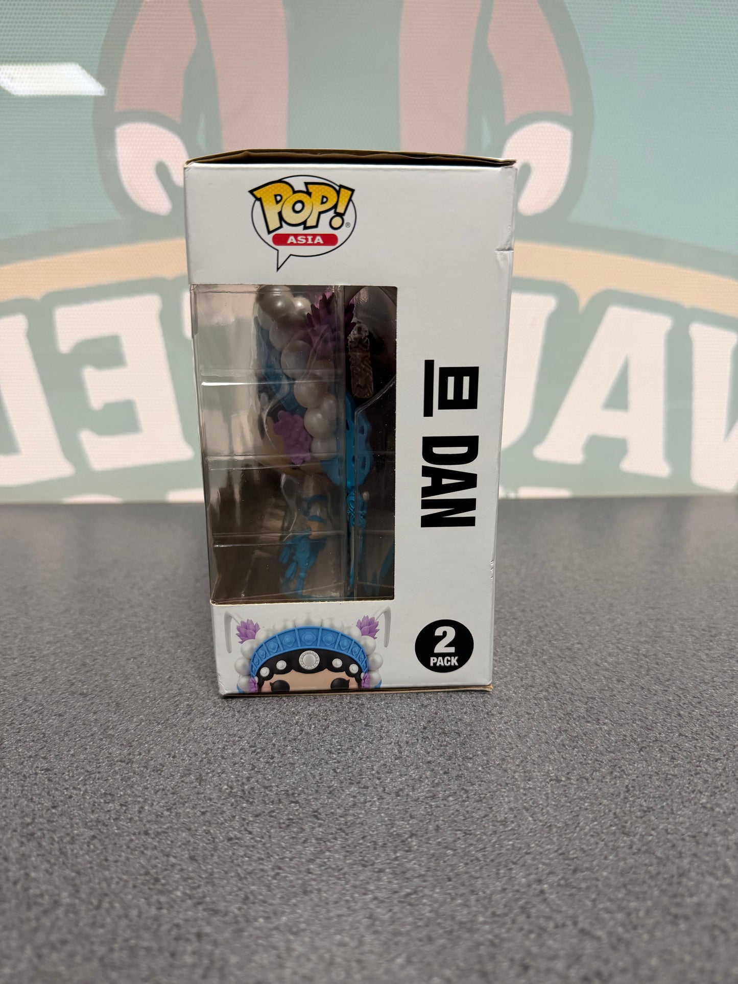 Sheng & Dan Funko Pop! Asia 2-Pack – Beijing Opera – Dan window side with creased edge and lifted top flap