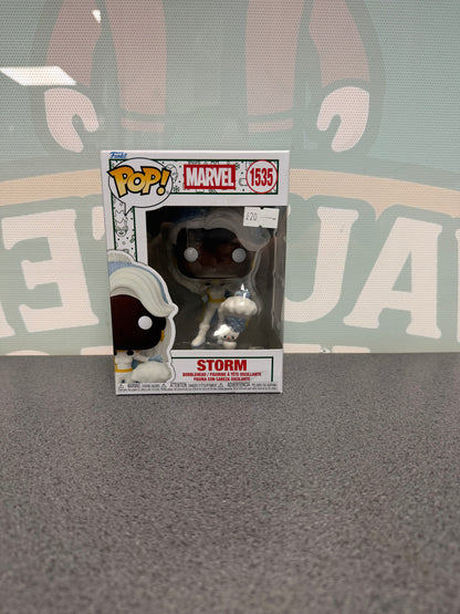 Storm with Snowman #1535 Holiday Funko Pop! from Marvel X-Men – front of box and figure