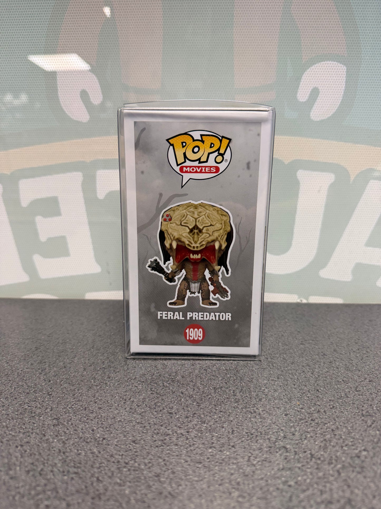Feral Predator Funko Pop! Movies #1909 – illustrated side of box
