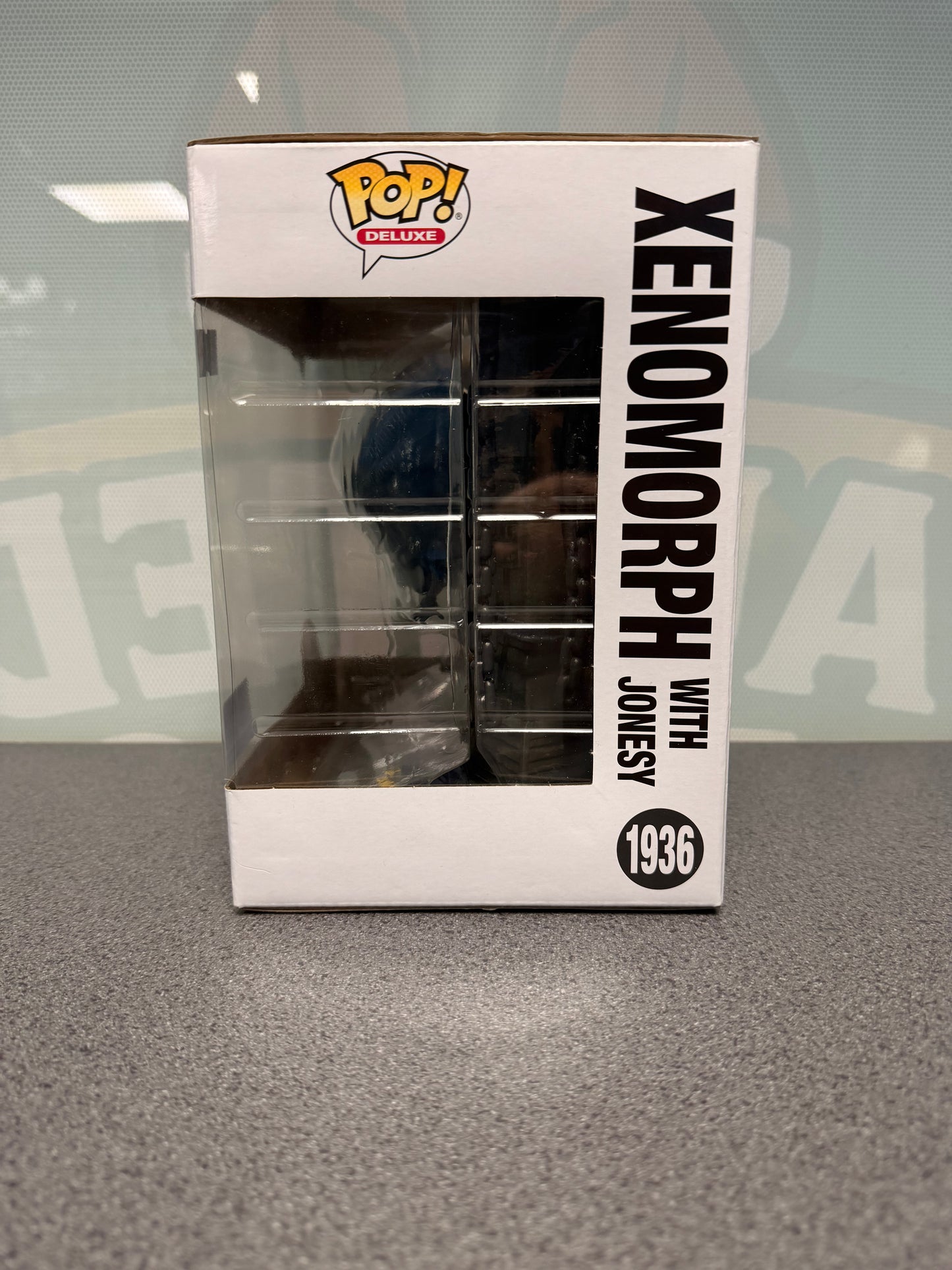 Xenomorph with Jonesy Funko Pop! Deluxe #1936 – window side of box